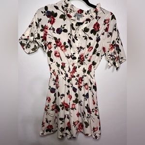 J for Justify Shirt Women’s M Ivory w/ Red and Blue Floral Babydoll S/S Buttons